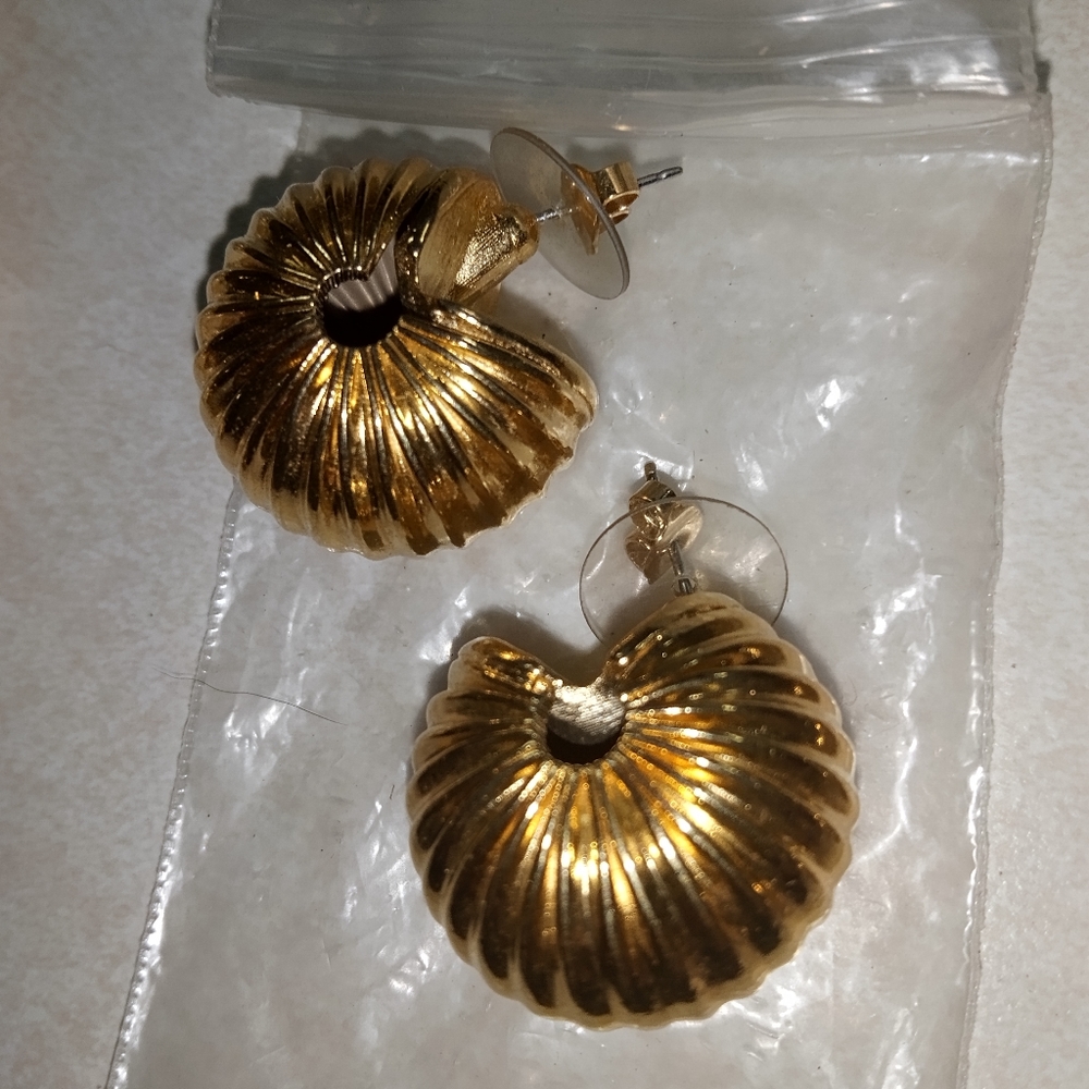 Vintage Avon earrings